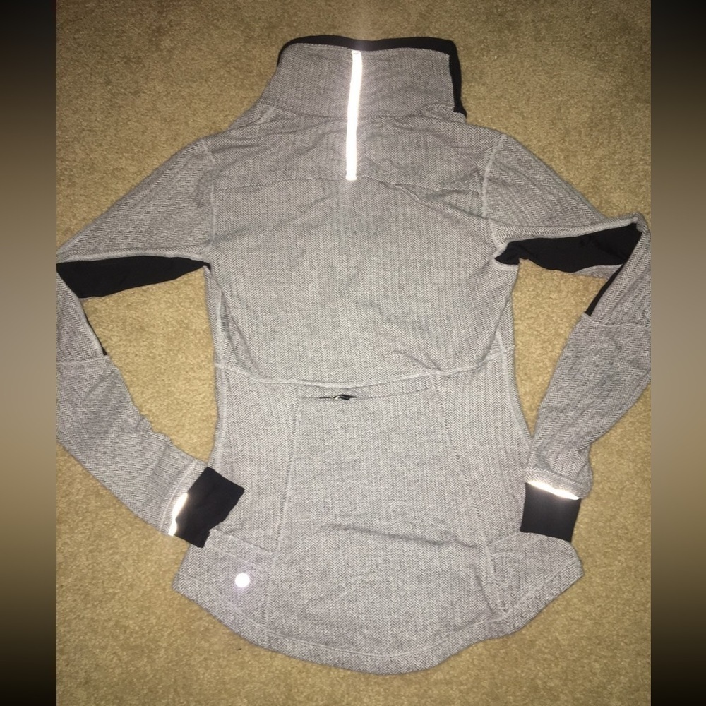 Lululemon base runner pullover - Picture 3 of 8
